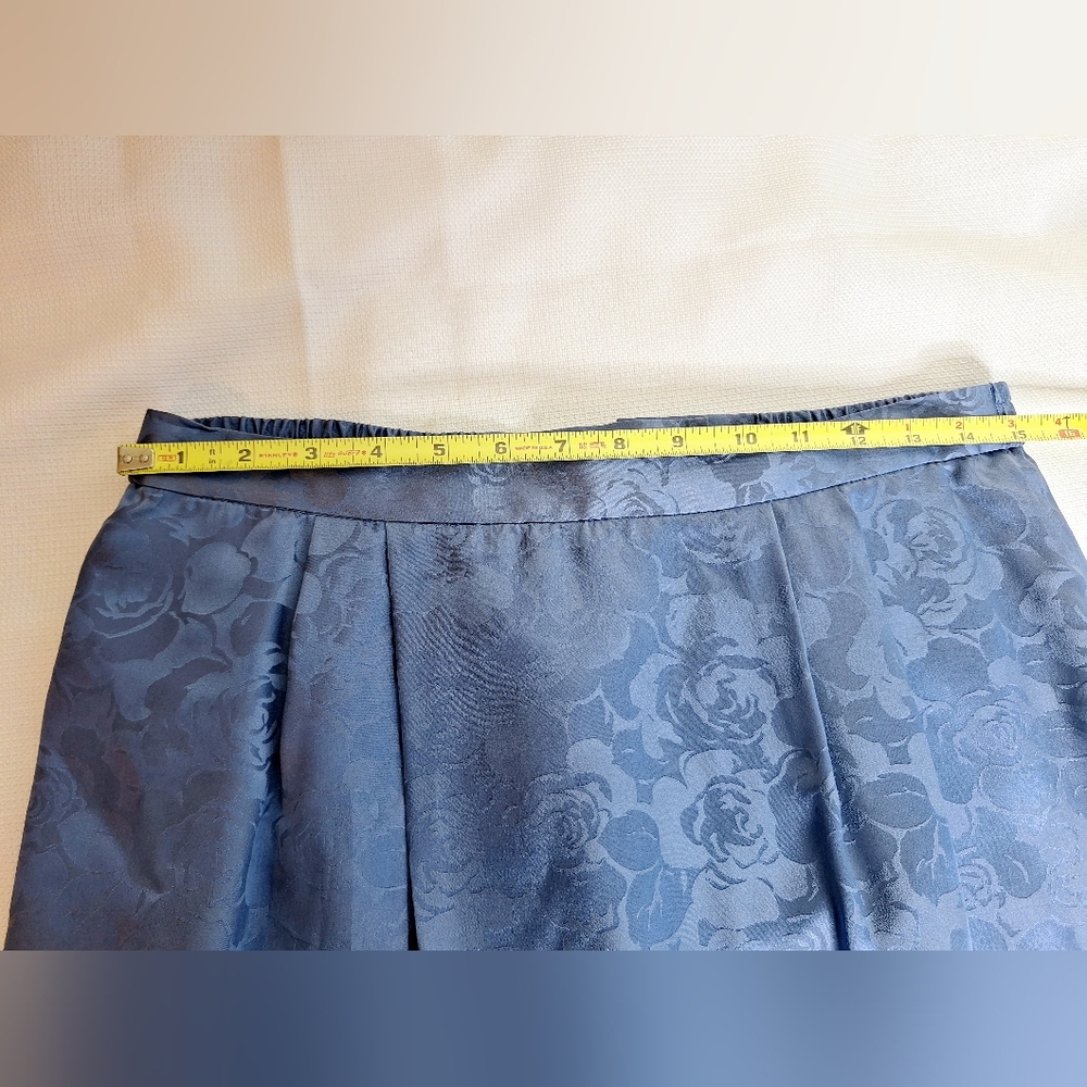Vtg. Adrianna Papell "Suited For Silk" Old Money Core, 100% Silk skirt set. - Picture 9 of 15